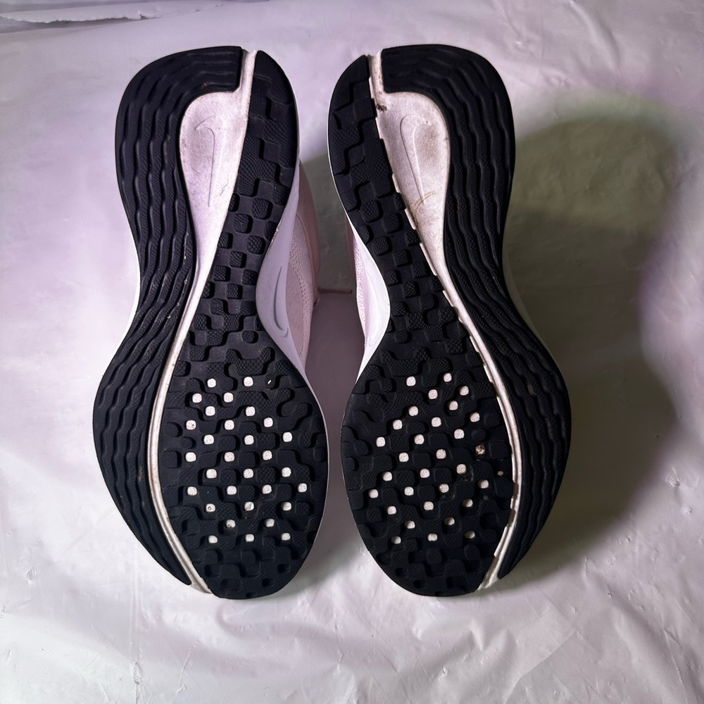 Nike Women's Light Pink Sneakers - Picture 10 of 11